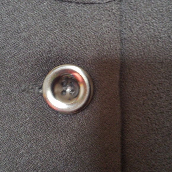 Button up - Picture 2 of 7